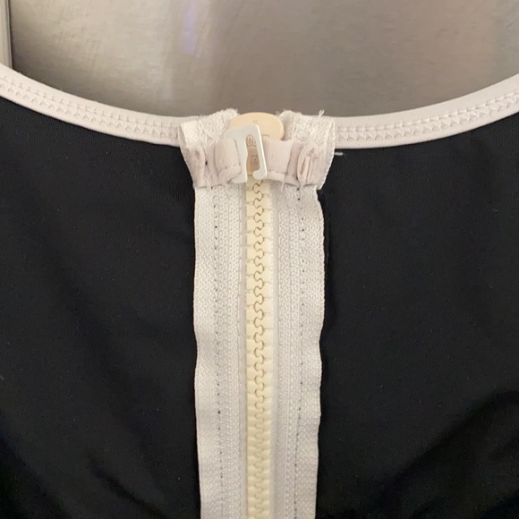 JUICY COUTURE One-Piece Swim Suit Monochrome Black & White Contrast Classic Sexy - Picture 9 of 12